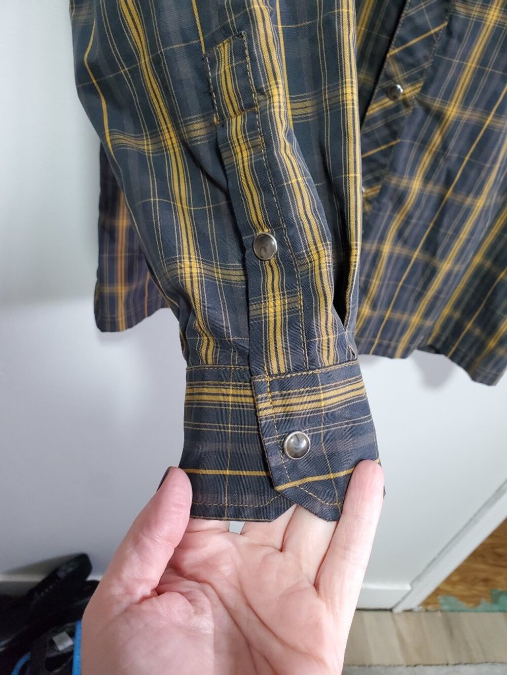 KUHL Eluxur Long Sleeve Pearl Snap Button Down Shirt Black Gold Men's Medium - Picture 7 of 16